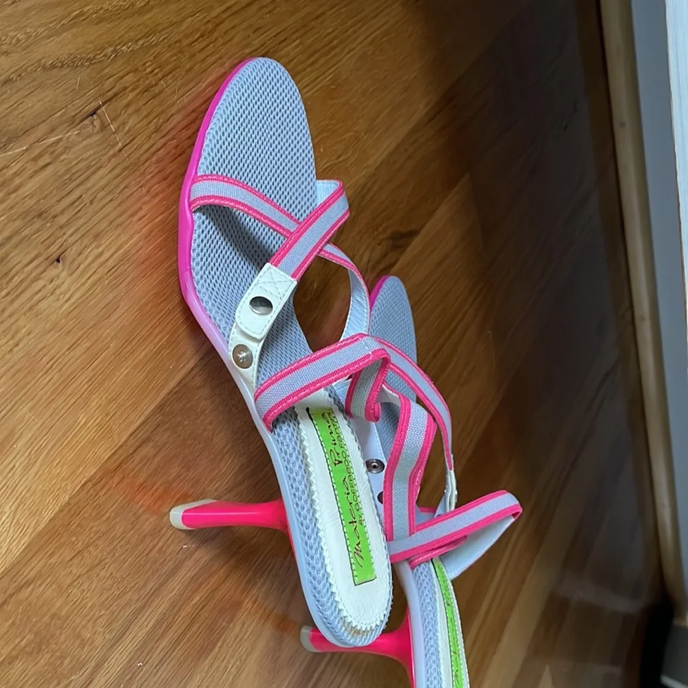 Sandles - Picture 3 of 4